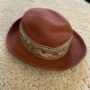Vintage felt circle hat